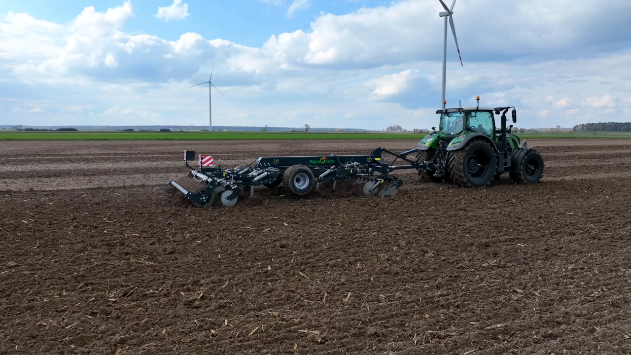 Agregat wielozadaniowy BW praca w polu Polska