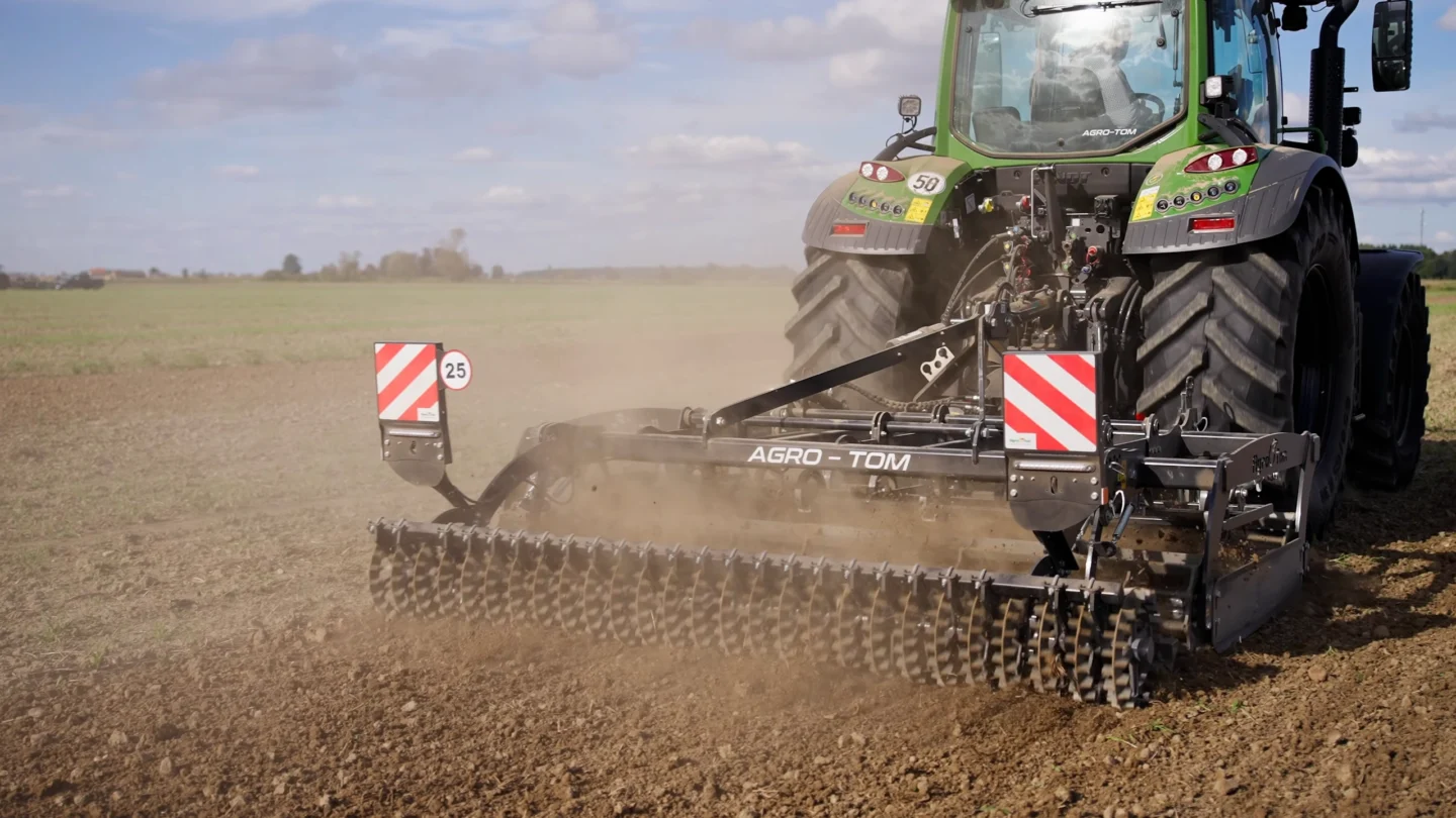 Agregat UP Agro-Tom w polu